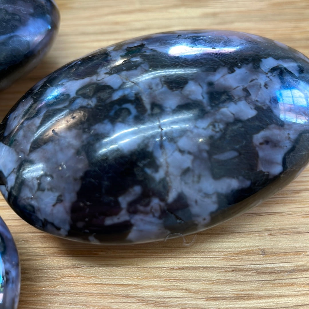Indigo Gabbro Palm Stone