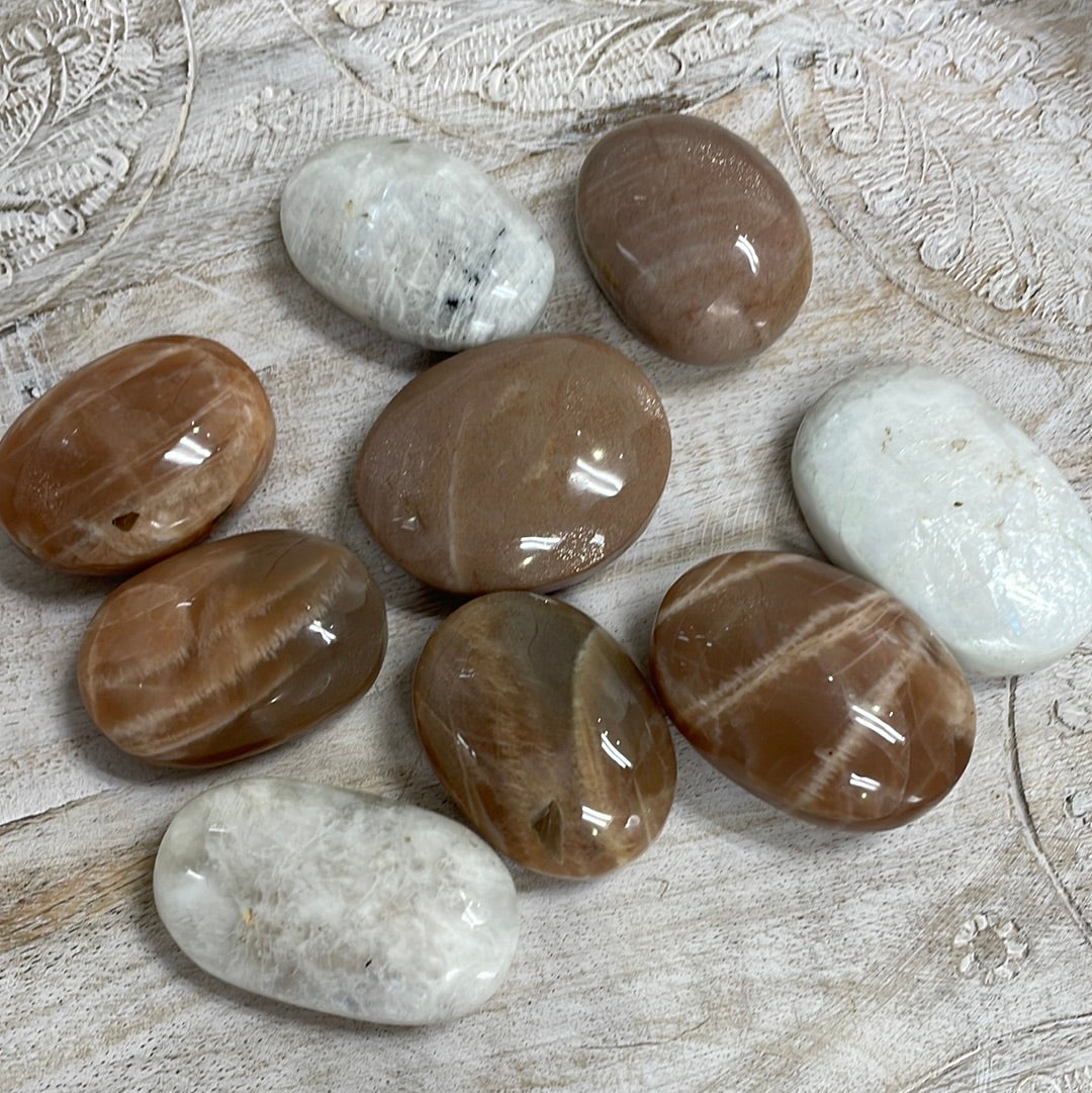 Moonstone Palm Stone