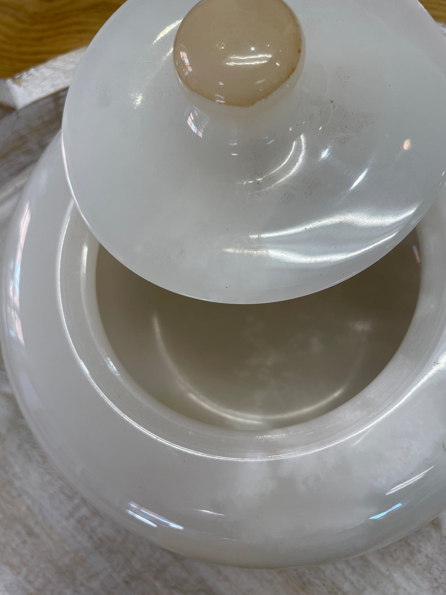 Onyx Bowl with Lid